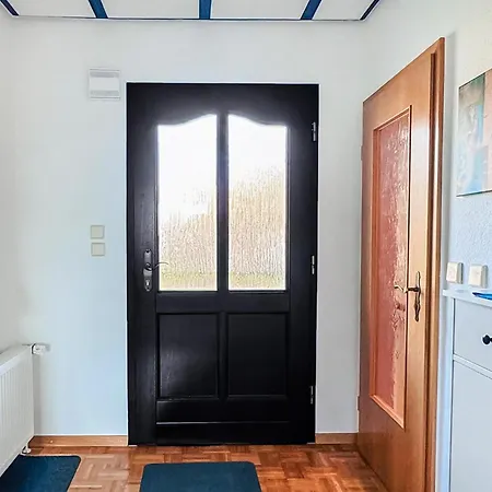 Holiday home Doppelhaushaelfte Roebel-mueritz *