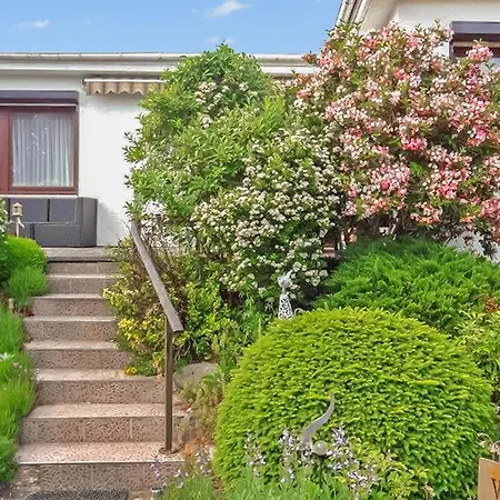 Doppelhaushaelfte Roebelmueritz